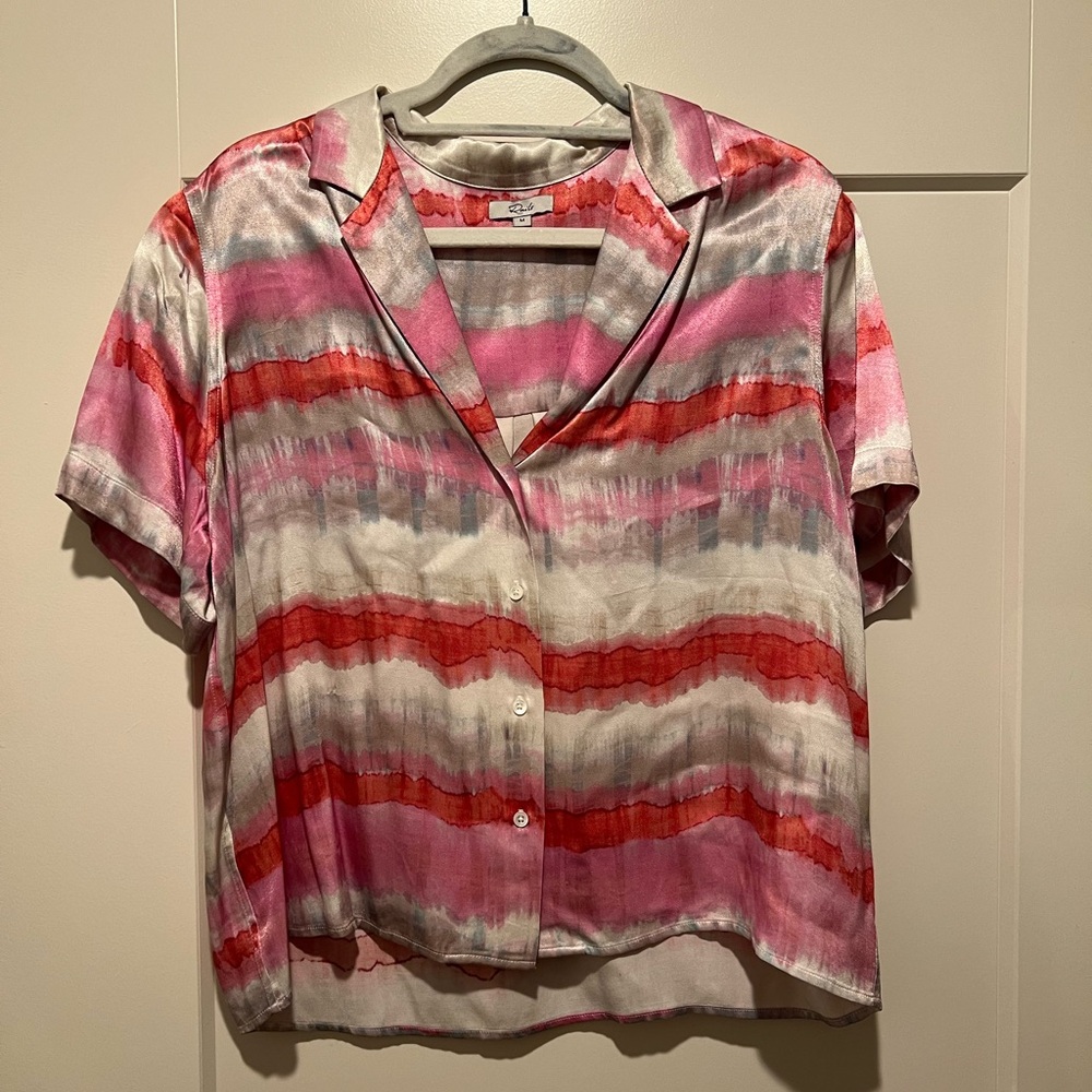 Silky tie dye top